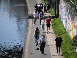 İngiltere’de son 24 saatte 2 bin 472 vaka