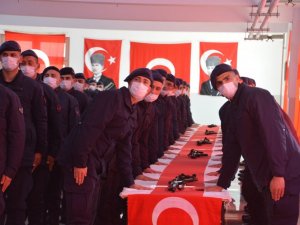 Aliağa’da 79 asker yemin ederek çakı gibi asker oldu