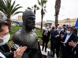 İlk Türk denizcilerinden Çaka Bey’in büstü açıldı
