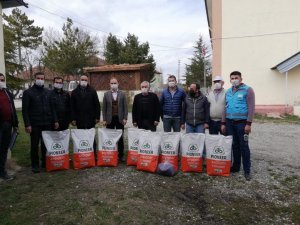62 çiftçiye yağlık ayçiçeği tohumu’ dağıtıldı