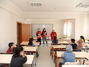 Altındağlı gençlerden geleceğe mektup