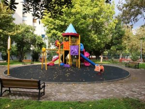 Bayraklı yeni parklara kavuşuyor
