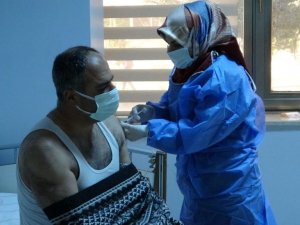 Van’da iftar sonrasında da korona virüs aşısı yapılıyor