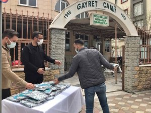 Ramazan’ın ilk cumasında Akhisar Belediyesi cami cemaatini unutmadı