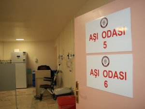 Aşı odaları boş kaldı, Başhekim sırası geleni ”Kliniklerimiz gece 24’e kadar çalışmaktadır" diyerek davet etti