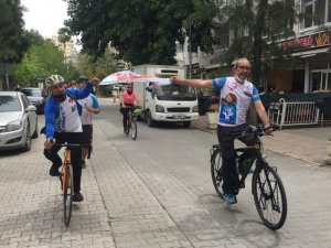 Hastalar için kısıtlamada pedal çevirdiler