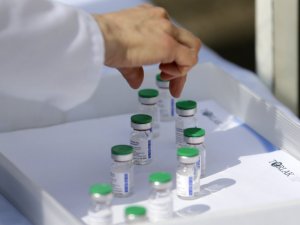 Rusya Çin’de 100 milyon dozluk Sputnik V aşısı üretecek