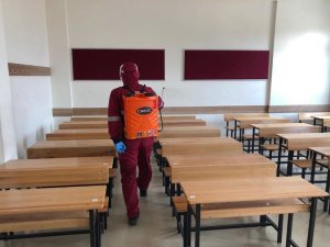 Sağlıklı eğitim için Keçiören’de okullar dezenfekte edildi