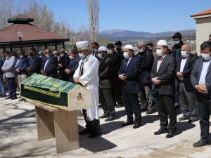İSAV Başkanı Prof.Dr. Özek, son yolculuğuna uğurlandı