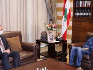 Lübnan’da hükümeti kurmakla görevlendirilen Hariri, Beyrut Büyükelçisi Ulusoy ile görüştü