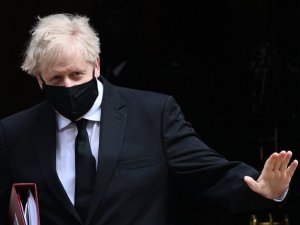 İngiltere Başbakanı Johnson: "Sonbaharda yeni ilaçlar sunulacak"