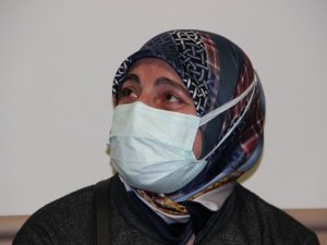 Sağlık çalışanlarına ettiği dua sonunda gözyaşlarını tutamadı