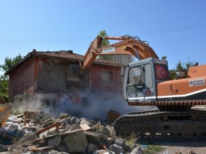 Keçiören’de 2 yılda 2 bin 300 metruk yapı yıkıldı