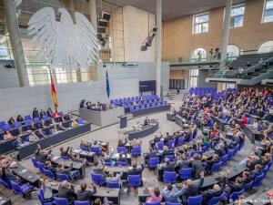 Alman Yeşiller ve Sol Parti’nin Türkiye’ye silah ambargosu önergesi reddedildi
