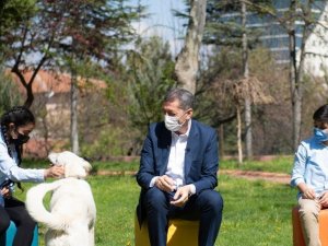 Bakan Selçuk, açık havada çocuklarla buluştu