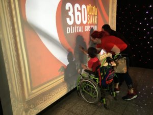Yenikapı Marmaray İstasyonunda 23 Nisan Dijital Gösterimle kutlanıyor