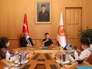 TBMM Başkanı Şentop 23 Nisan münasebetiyle Bağcılar Belediyesi’nin etkinliğine katılan çocukları kabul etti