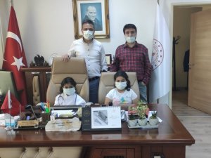 Minik başhekimden anlamlı çağrı: “Bizlerin sağlıklı geleceği için evde kalın”