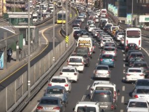82 saatlik kısıtlama başladı