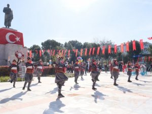 Muğla’da 23 Nisan Cumhuriyet Meydanı’nda kutlandı
