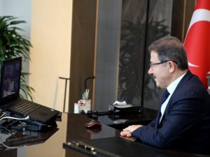 Çocuklar online bağlantıyla makam koltuğuna oturdu