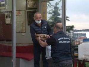 Beykoz’da taksici esnafı iftarda yalnız kalmadı, sıcak yemekler dağıtıldı