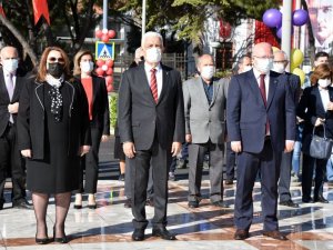 Büyükşehirden 13 ilçede gezi araçlarıyla 23 Nisan konseri