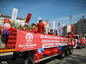 23 Nisan coşkusu tır ve mobil ekiplerle evlere taşındı