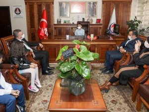 Sincan’da 23 Nisan’da koltuk çocukların