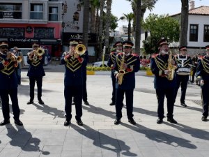 Kuşadası’nda 23 Nisan kutlamaları başladı