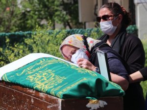 Koronaya yenilen öğretmen, memleketi Kocaeli’de toprağa verildi