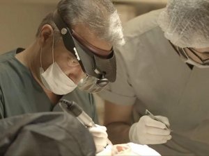 Dünyanın dört bir yanından saç ektirmek için Türkiye’ye geliyorlar