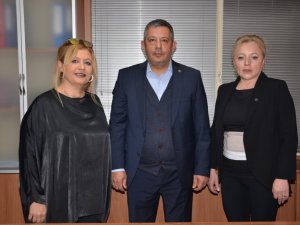 Demokratik Sağlık-Sen’den Ebeler Haftasında sağlık evleri talebi