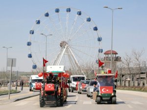 23 Nisan coşkusu Gölbaşı’nda balkonlara sığmadı