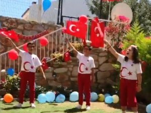 Datça’da 23 Nisan’ı evlerinde kutladılar