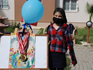 AK Parti’nin 23 Nisan logosu Simay’dan