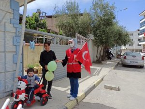 Kızılay Alaşehir’de de çocukları sevindirdi
