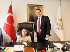 Down sendromlu Meryem, Akhisar Belediye Başkanı oldu