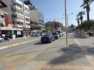 Kuşadası’nda vatandaşlar kısıtlamaya uydu, evde kaldı
