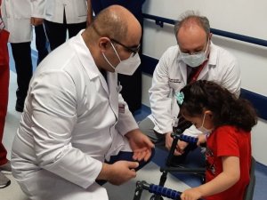 Ankara Şehir Hastanesinde tedavi gören çocuklara 23 Nisan sürprizi