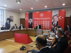 İçişleri Bakanı Soylu, Sultanbeyli’de güvenlik toplantısına katıldı