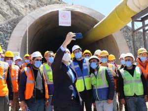 Bakan Karaismailoğlu: “4 binin üzerindeki şantiyemizde 700 bin çalışanımızla ülkemizin geleceğine imza atmak için var gücümüzle çalışıyoruz"