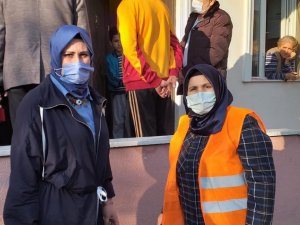 Asuk çalmadık kapı bırakmıyor
