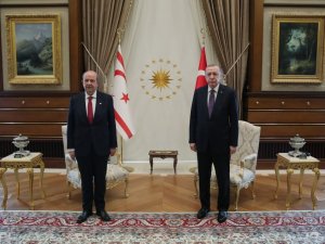 Cumhurbaşkanı Recep Tayyip Erdoğan, KKTC Cumhurbaşkanı Ersin Tatar ile Cumhurbaşkanlığı Külliyesinde görüştü.