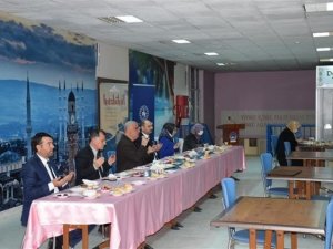 KYK’da kalan öğrencilerle iftar