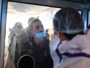 İngiltere’den vaka rekoru kıran Hindistan’a tıbbi yardım