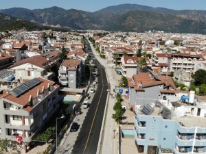 Marmaris’te caddeler yeni görünüme kavuştu