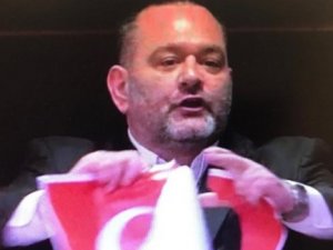 AP’de dokunulmazlığı kaldırılan ırkçı Yunan vekil tutuklandı