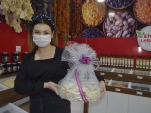 Damatlardan kayınvalidelere ’bitli helva’