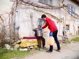Ramazan’da ihtiyaç sahiplerine sıcak servis